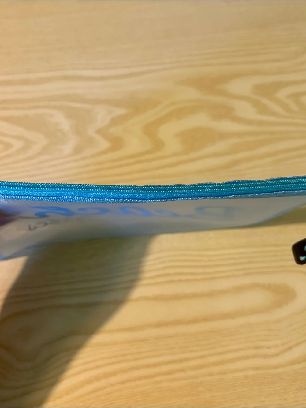 🏝️ Blue Mesh Beach Vibes Glitter Ombre Travel Case
